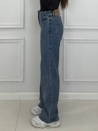 5703-jeans
